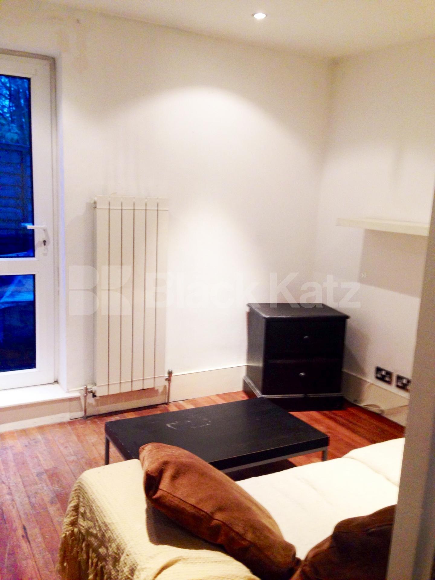 			LET, 1 Bedroom, 1 bath, 1 reception Apartment			 Lendal Terrace, Clapham North SW4